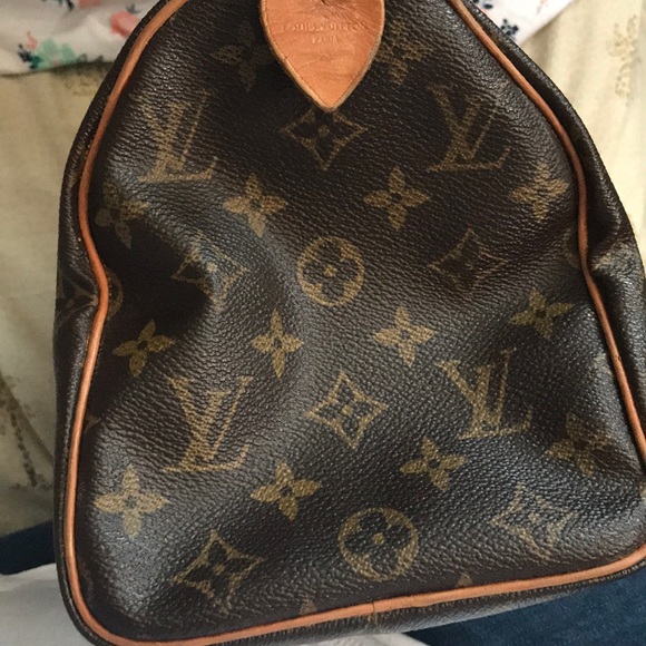 Authentic Luis Vuitton - Picture 6 of 7